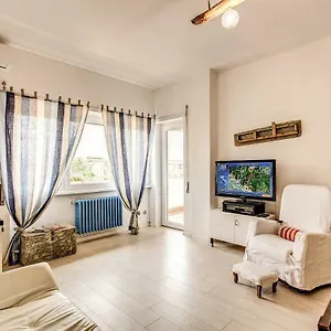 Seaside Rome Лидо-ди-Остия